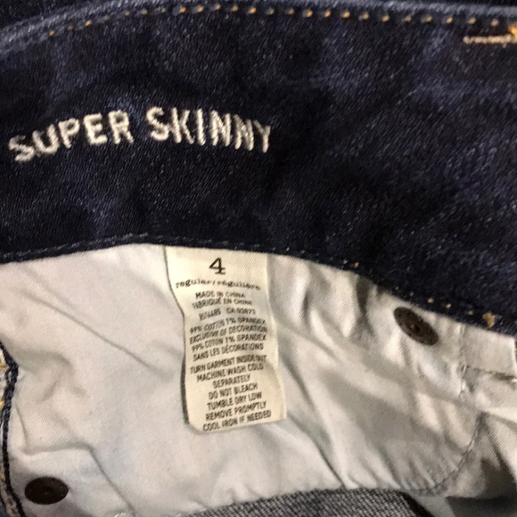 American Eagle Dark Wash Jeans - Picture 2 of 3